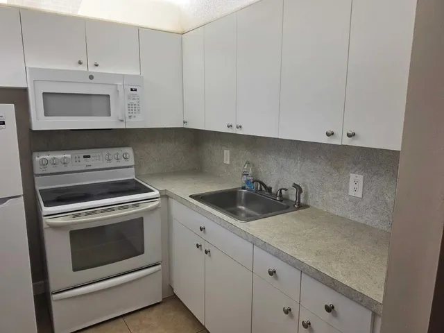 1-bedroom rental at 169 NEWPORT K #169, Deerfield Beach