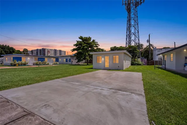 2-bedroom home at 6136 Grant Street, Hollywood
