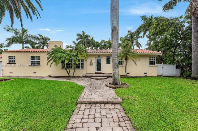4-bedroom rental at 711 Tyler Street, Hollywood