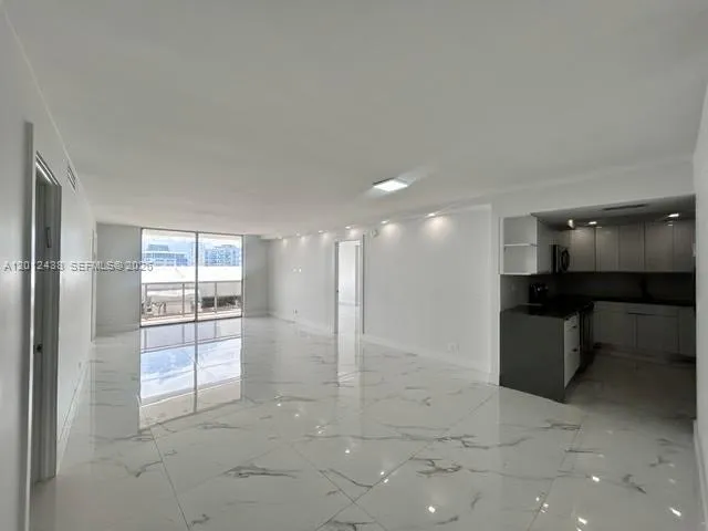 3-bedroom rental at 6039 Collins Avenue #1033, Miami Beach