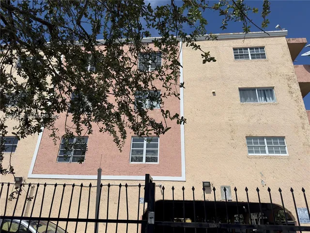 2-bedroom rental at 1055 W 77th Street #311, Hialeah