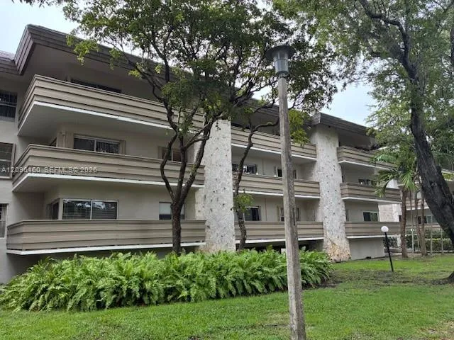 3-bedroom rental at 1205 Mariposa Avenue #402, Coral Gables