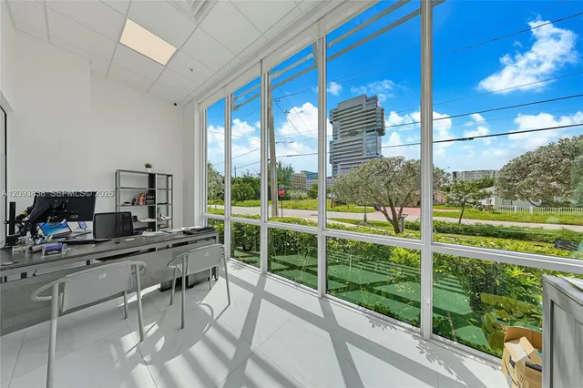 Commercial at 800 SE 4th Avenue #110, Hallandale Beach