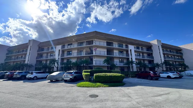 2-bedroom home at 10207 Sunrise Lakes Boulevard #407, Sunrise