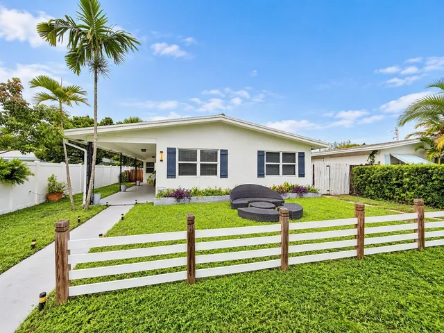 2-bedroom rental at 131 NE 19th Avenue #1-3, Pompano Beach