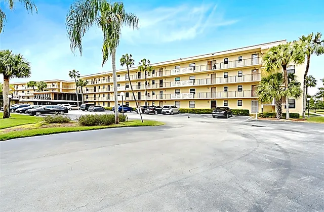 2-bedroom rental at 9355 SW 8TH Street #212, Boca Raton