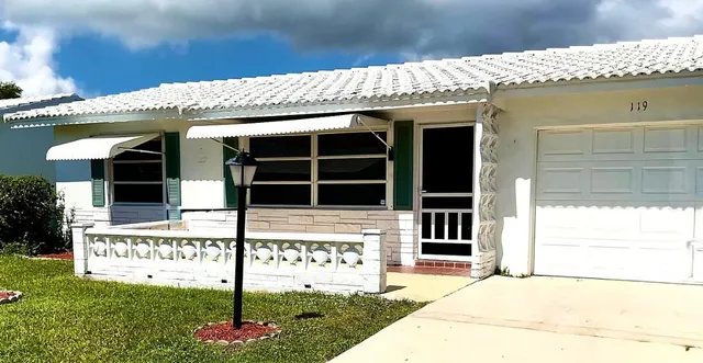 2-bedroom rental at 119 SW 10TH Court, Boynton Beach