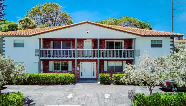2-bedroom rental at 201 SW 7TH Street #9, Boca Raton