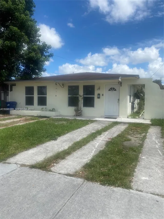 6-bedroom home at 11122 SW 7th Street, Sweetwater