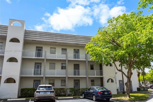1-bedroom home at 8450 Sunrise Lakes Boulevard #306, Sunrise