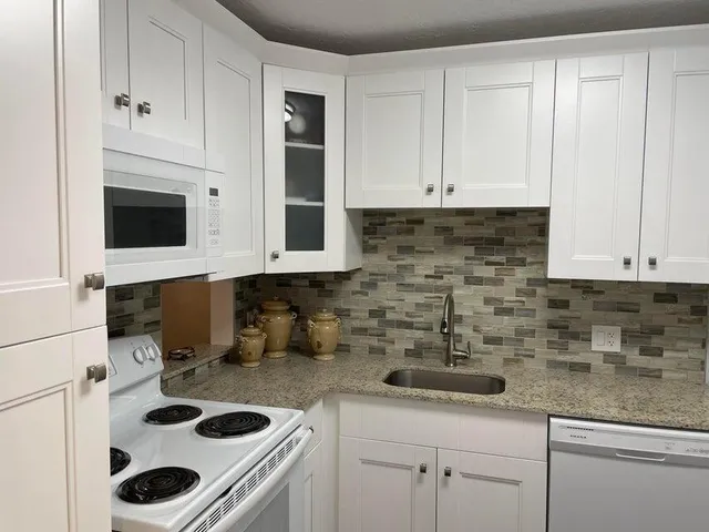 1-bedroom rental at 4393 Trevi Court #106, Lake Worth