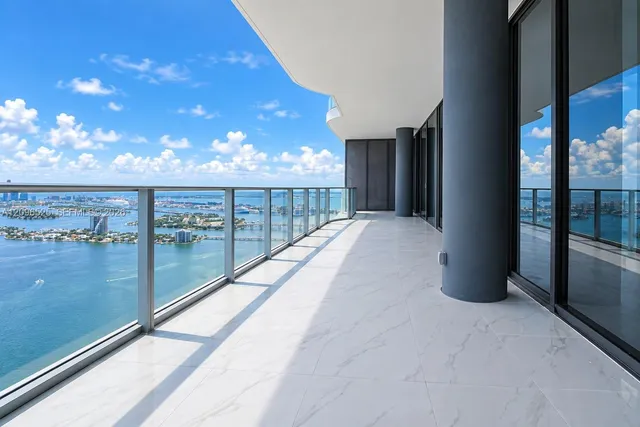 4-bedroom home at 700 NE 24th Street #PH-5903, Miami