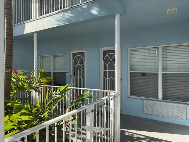 1-bedroom rental at 315 Van Buren Street #107B, Hollywood