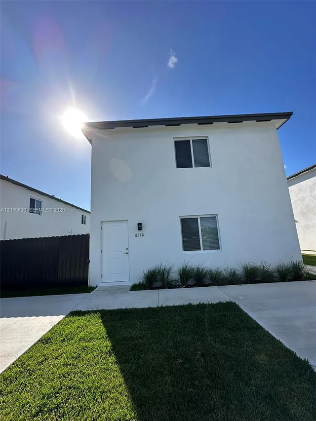 3-bedroom rental at 11272 SW 187th Street #11272, Miami