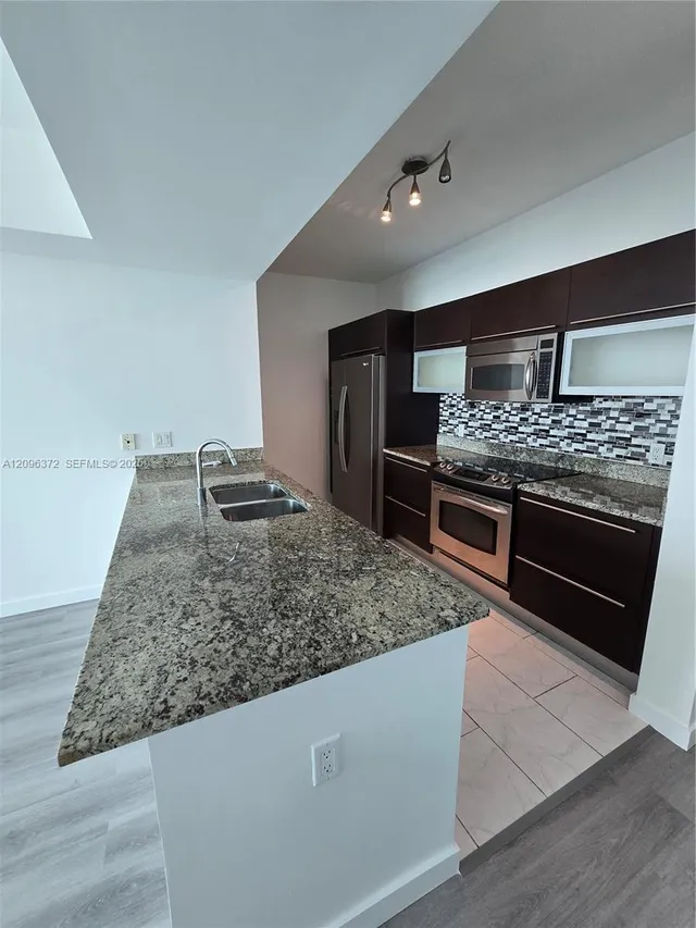 1-bedroom rental at 950 Brickell Bay Drive #3300, Miami