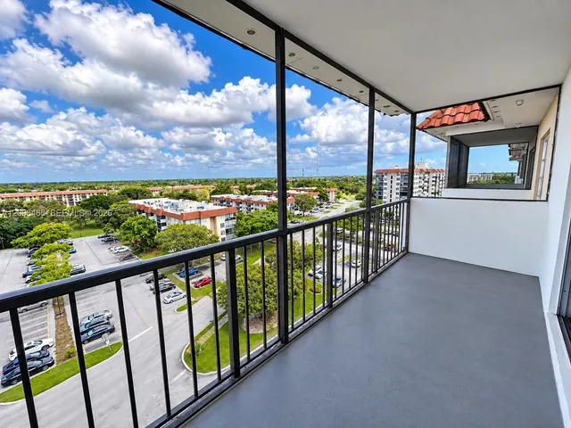 2-bedroom rental at 4174 Inverrary Drive #1011, Lauderhill
