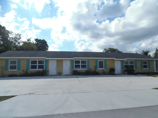 2-bedroom rental at 3986 Hernden Drive, Lake Worth