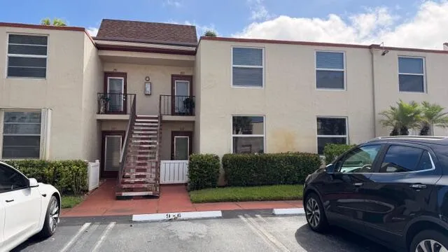 2-bedroom rental at 9 WILLOWBROOK Lane #102, Delray Beach