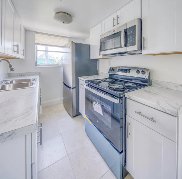 1-bedroom rental at 201 S J Street #12, Lake Worth Beach