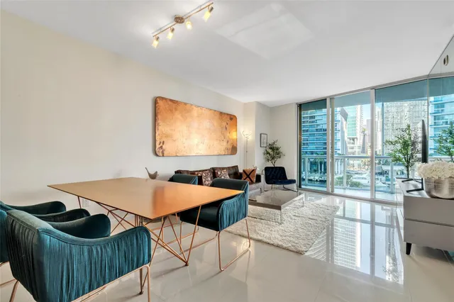 1-bedroom rental at 475 BRICKELL Avenue #512, Miami