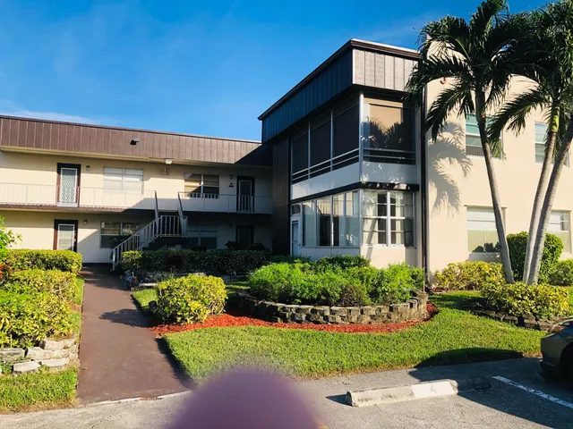 2-bedroom rental at 437 BURGUNDY J N #437, Delray Beach