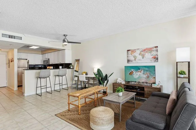 1-bedroom rental at 2501 S OCEAN Drive #304, Hollywood
