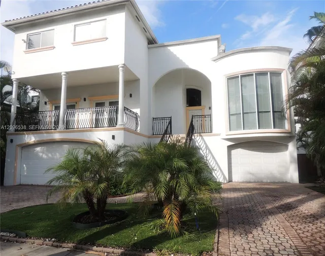 5-bedroom home at 3525 E Fairview Street, Miami