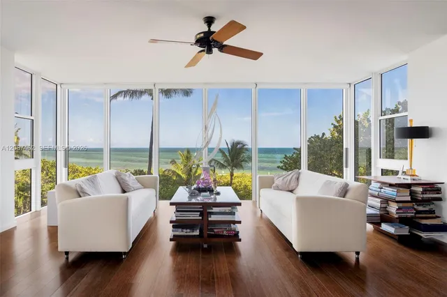 3-bedroom home at 200 Ocean Lane Drive #401, Key Biscayne