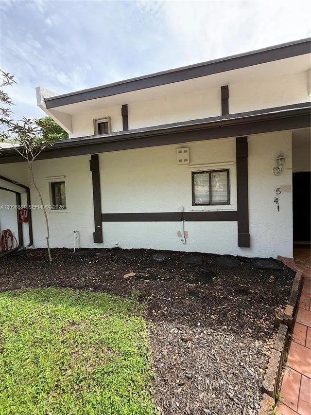 2-bedroom home at 541 NE 199th Lane #2X, Miami