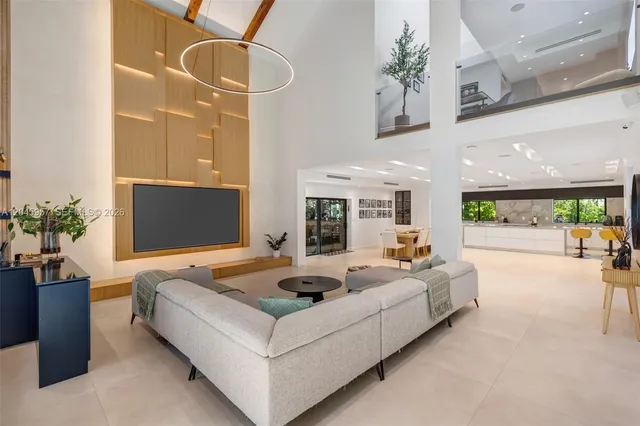 6-bedroom home at 1977 S Oak Haven Circle, Miami