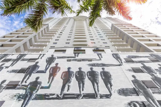2-bedroom rental at 185 SE 14th Terrace #1010, Miami