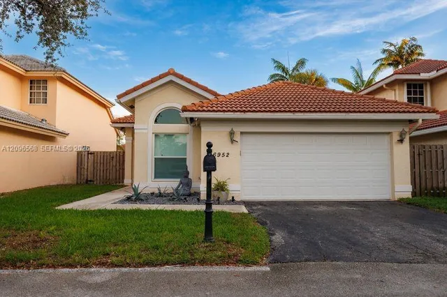3-bedroom rental at 6952 NW 27th Court #6952, Margate