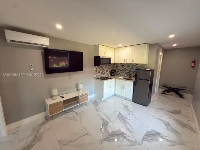 1-bedroom rental at 4910 SW 28th Terrace #1, Dania Beach