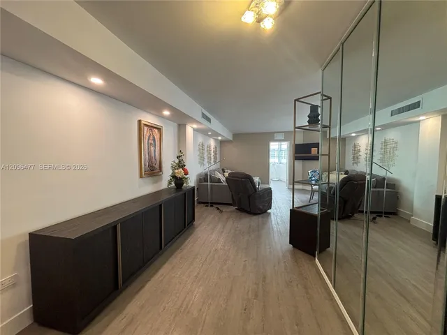 2-bedroom rental at 905 Brickell Bay Drive #1124, Miami