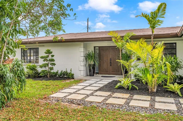 3-bedroom rental at 1111 NW 70th Terrace #1111, Plantation