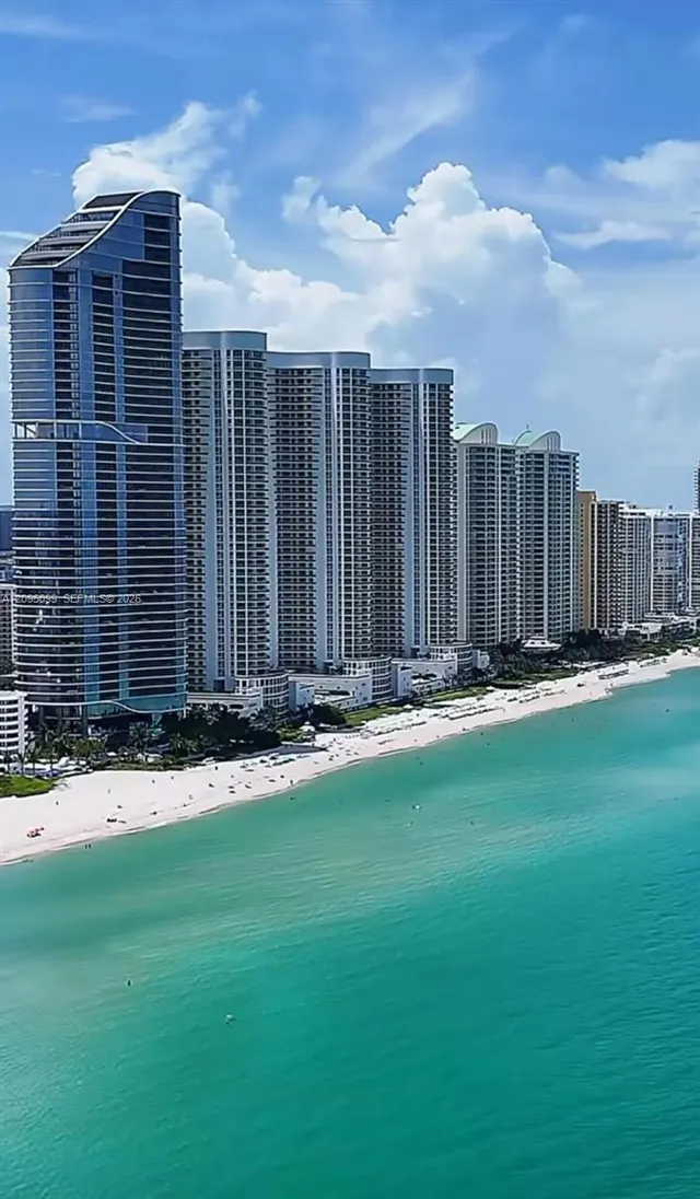 1-bedroom rental at 17011 N Bay Road #815, Sunny Isles Beach