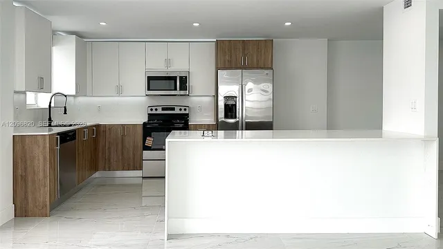 2-bedroom rental at 2750 NE 183rd Street #505, Aventura