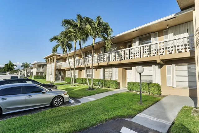 2-bedroom rental at 1050 CITRUS Way #202, Delray Beach