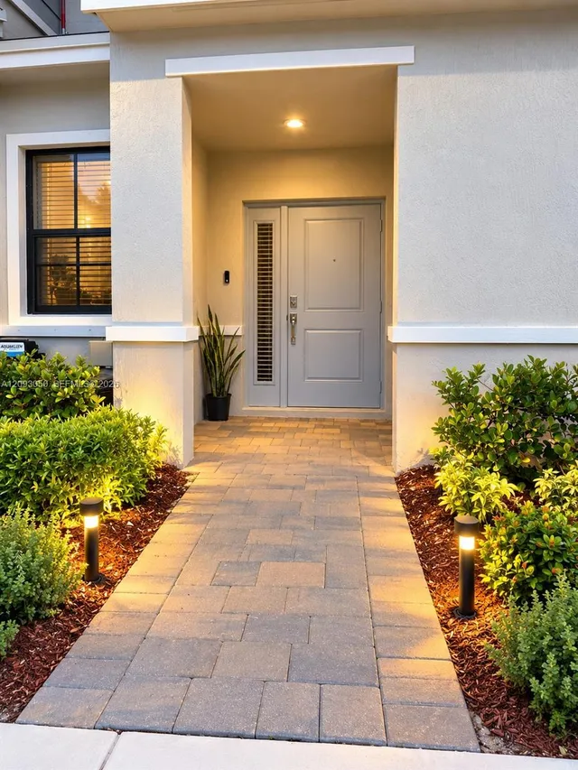3-bedroom rental at 1454 NE 3rd Avenue #N/A, Florida City