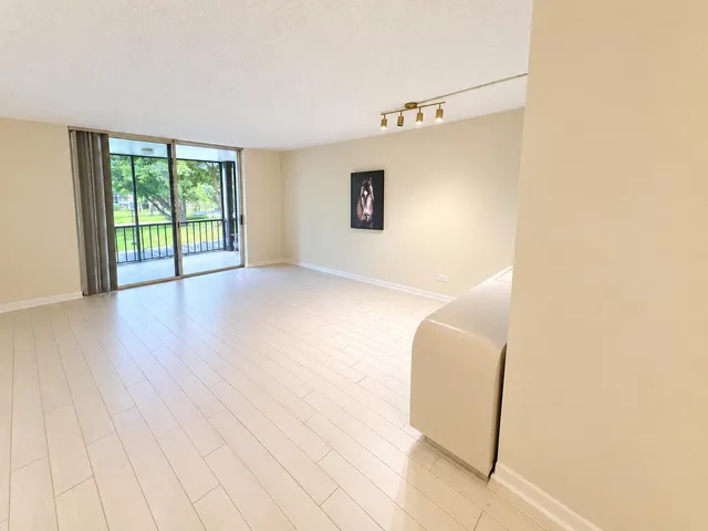 1-bedroom rental at 3660 INVERRARY Drive #2F, Lauderhill