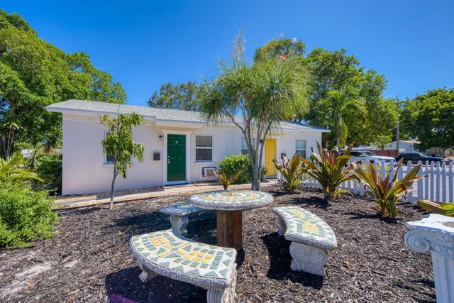 1-bedroom rental at 219 N E Street #2, Lake Worth Beach