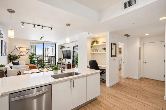 1-bedroom home at 999 SW 1st Avenue #1909, Miami