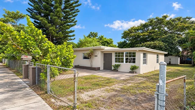 3-bedroom home at 6308 Washington Street, Hollywood