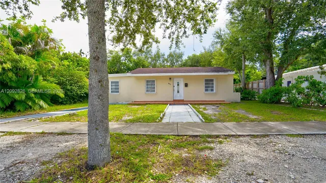 3-bedroom home at 641 SW 62nd Avenue, Miami