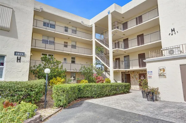 2-bedroom home at 2871 Somerset Drive #209, Lauderdale Lakes