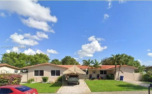 4-bedroom home at 405 SW 106th Avenue, Sweetwater