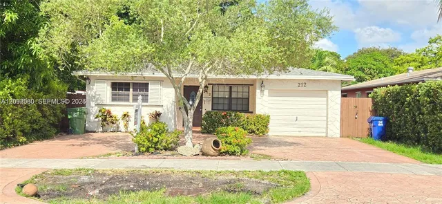 4-bedroom rental at 212 SW 2nd Avenue #0, Hallandale Beach