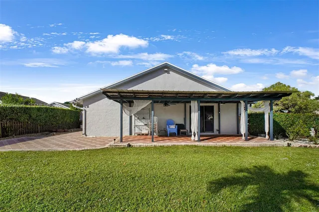 2-bedroom rental at 23361 W Country Club Drive W #0, Boynton Beach