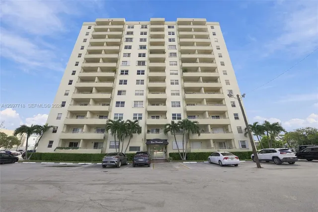 1-bedroom rental at 900 NE 18th Avenue #304, Fort Lauderdale