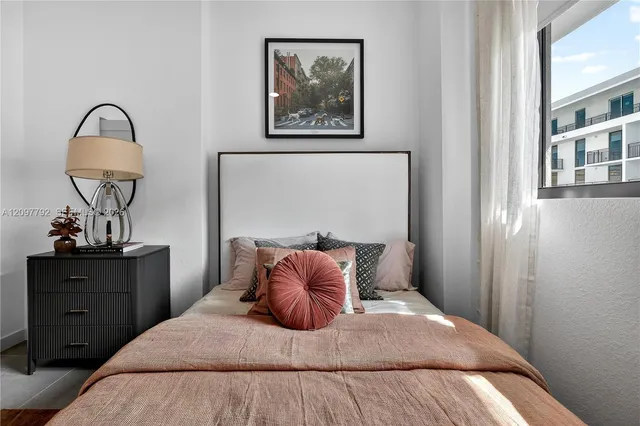1-bedroom rental at 2001 Van Buren Street #808, Hollywood